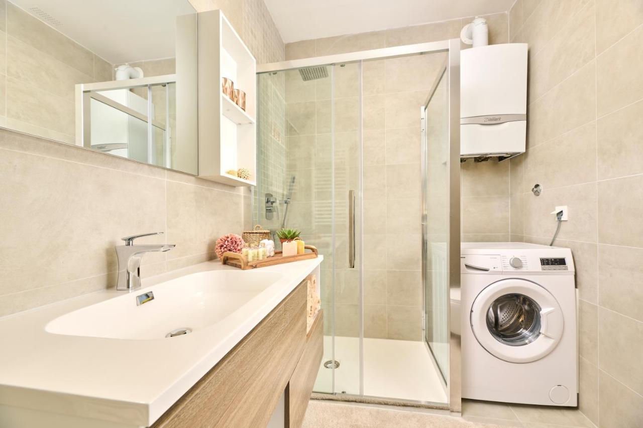 Spada Brand New Apartment With Garden 3 Min From Beach! Porec Exterior photo
